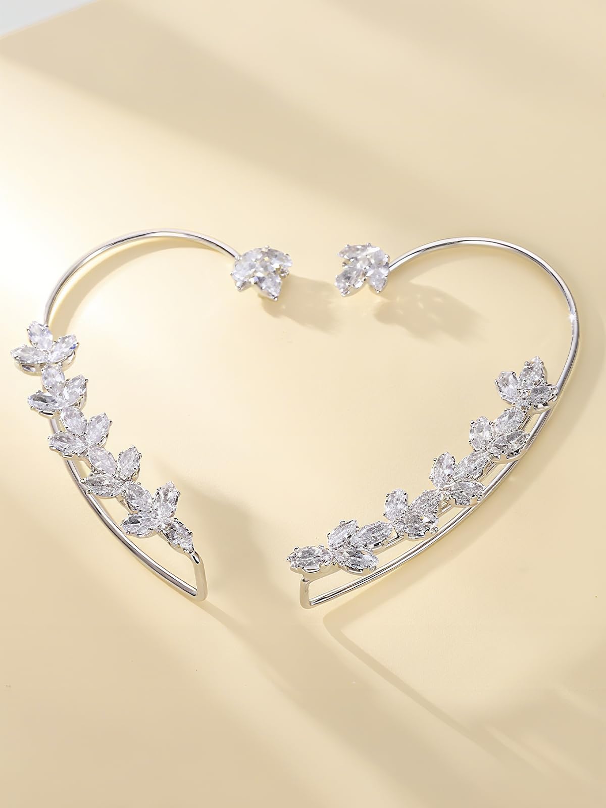 Fanquility 2Pcs Butterfly Earrings Ear Cuffs Non Pierceing Ear Cuff Fake