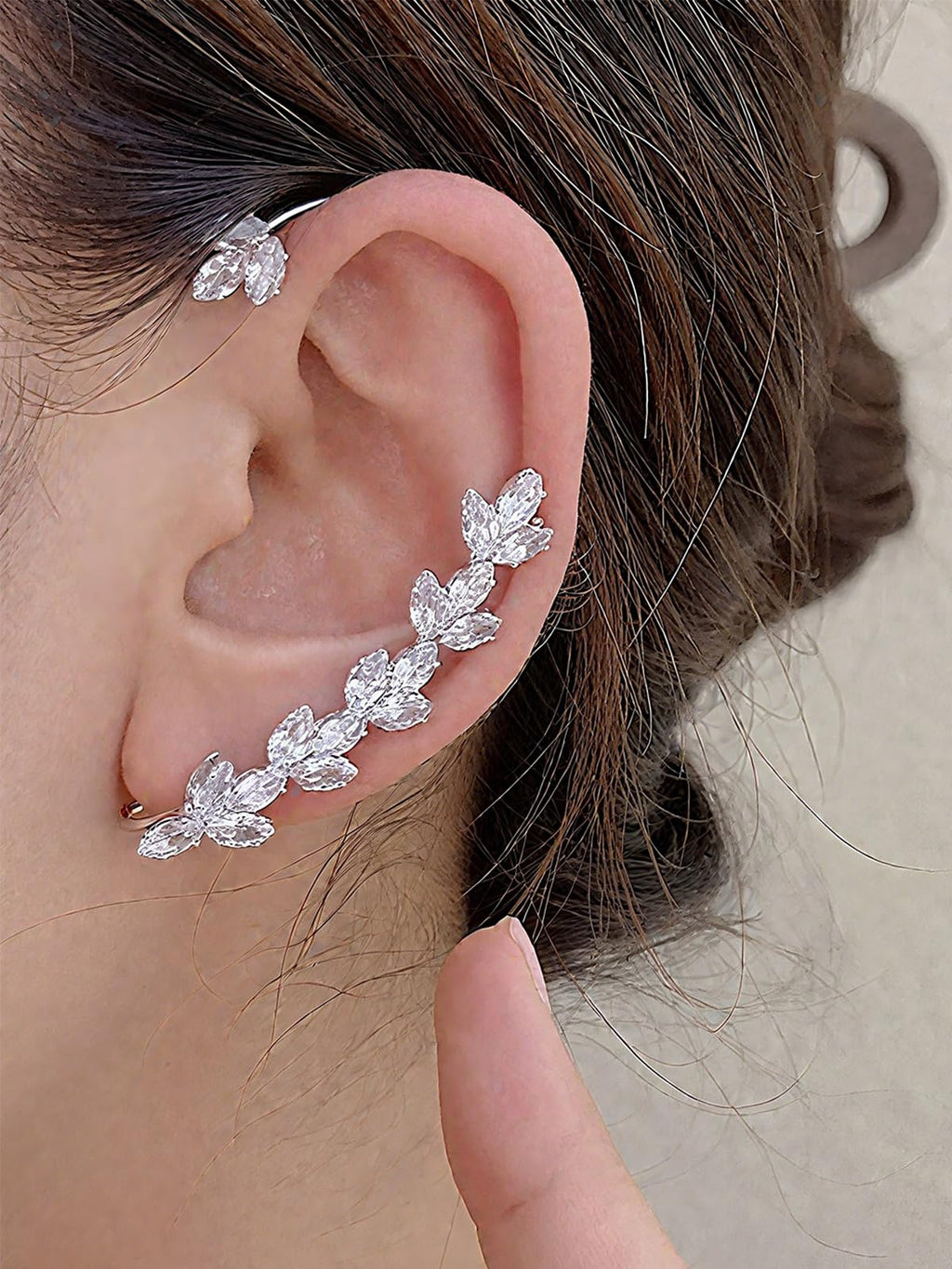 Fanquility 2Pcs Butterfly Earrings Ear Cuffs Non Pierceing Ear Cuff Fake