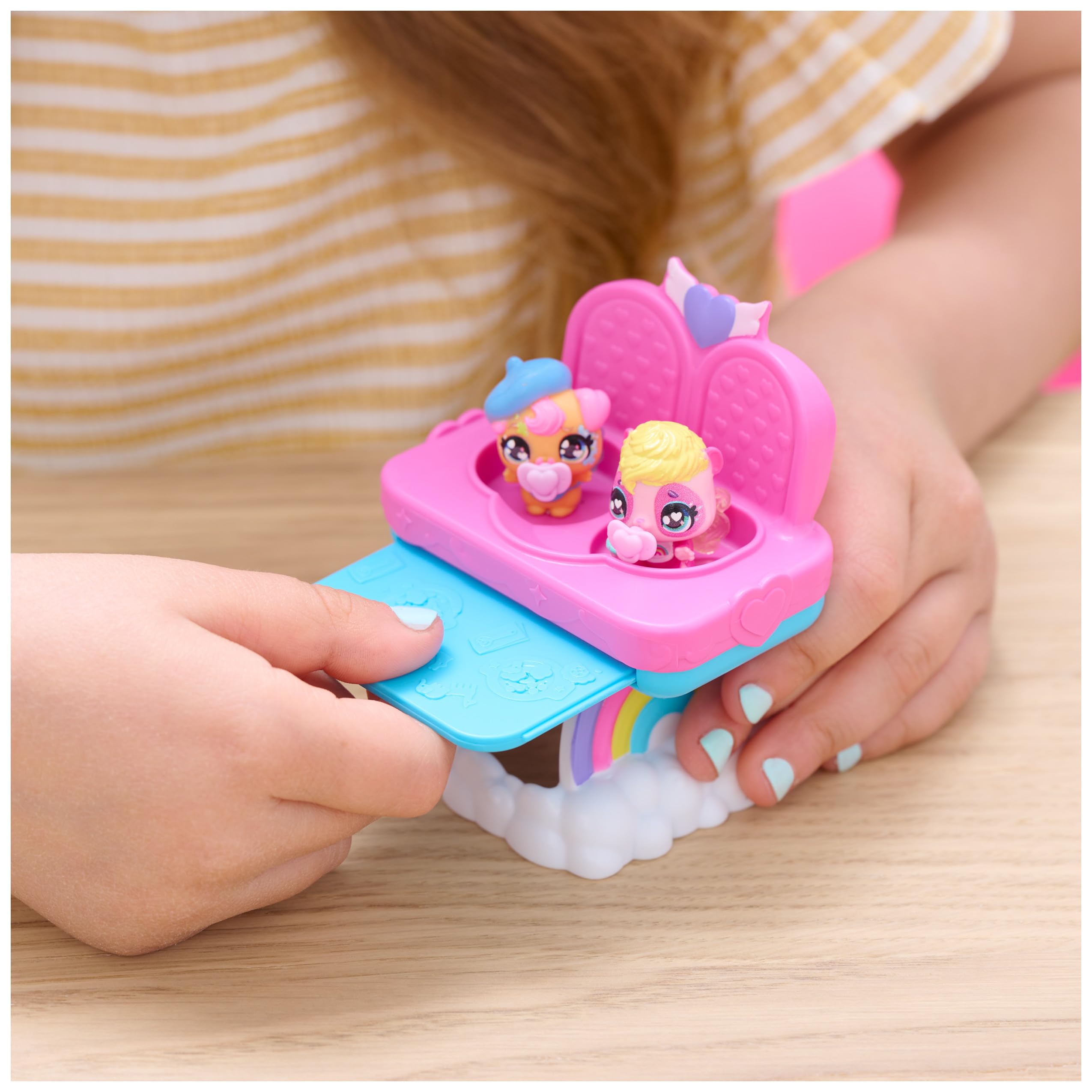 Hatchimals Alive, Hungry Hatchimals Playset with Highchair Toy and 2 Mini