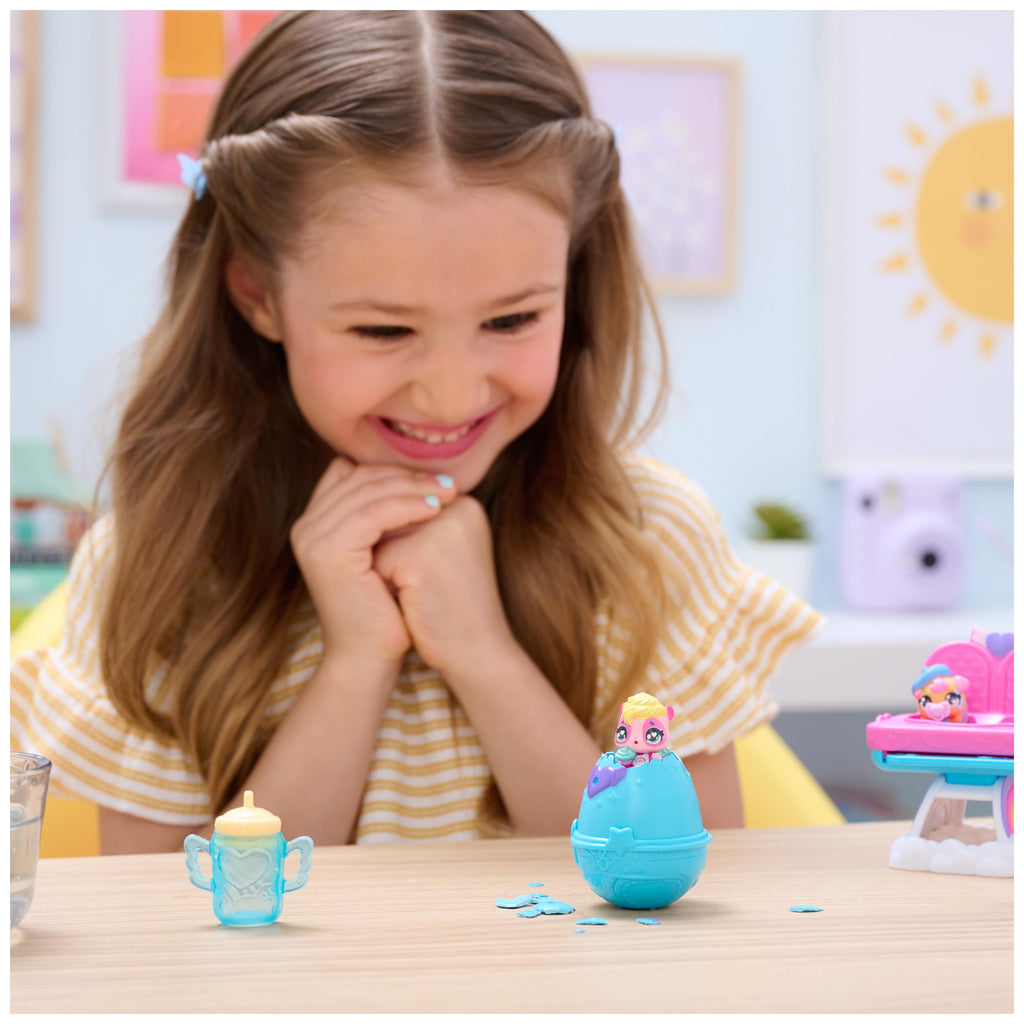 Hatchimals Alive, Hungry Hatchimals Playset with Highchair Toy and 2 Mini