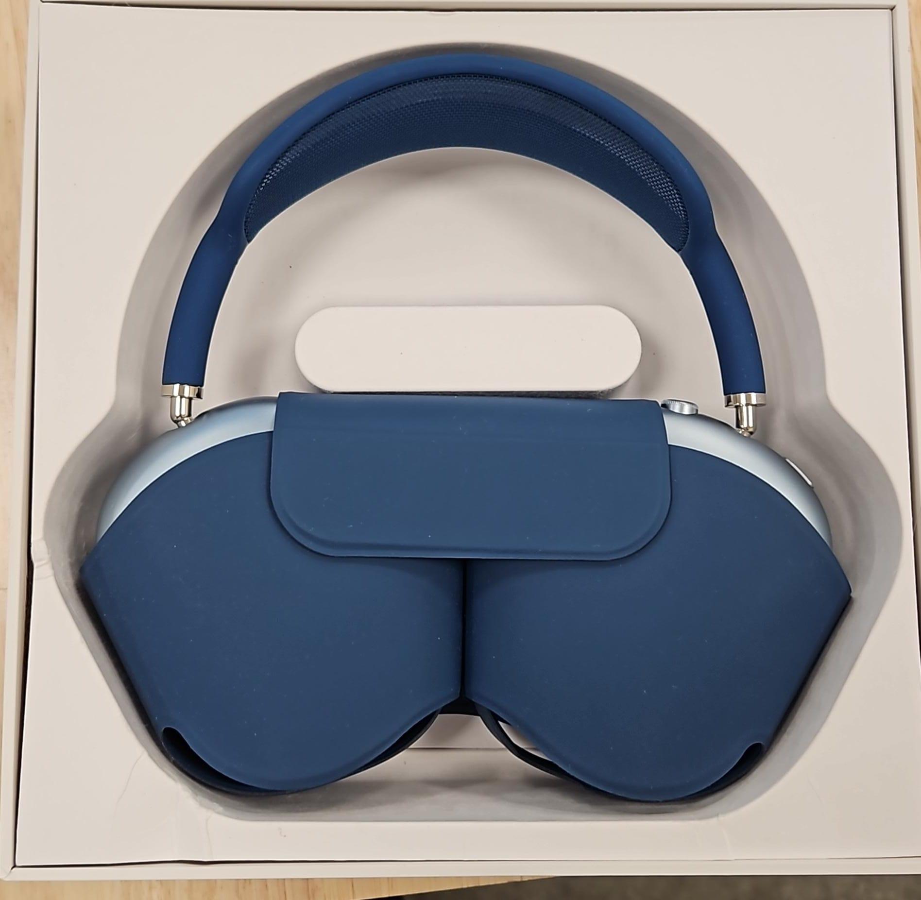 Apple AirPods Max Wireless Over-Ear Headphones, Pro-Level Active Noise