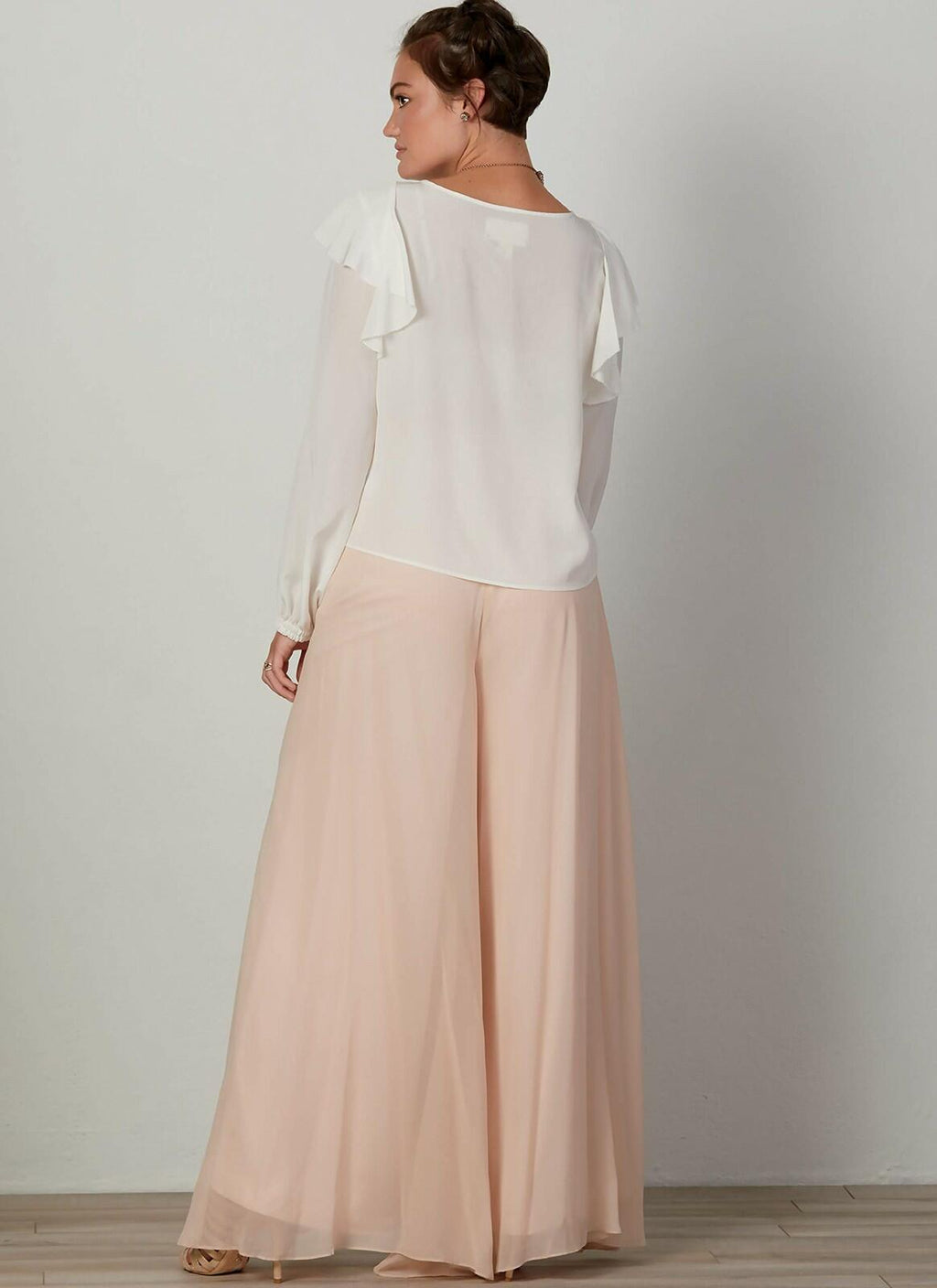 McCall Pattern Women's Loose Fitting Pullover Blouse and Wide Flare Pants Nicole