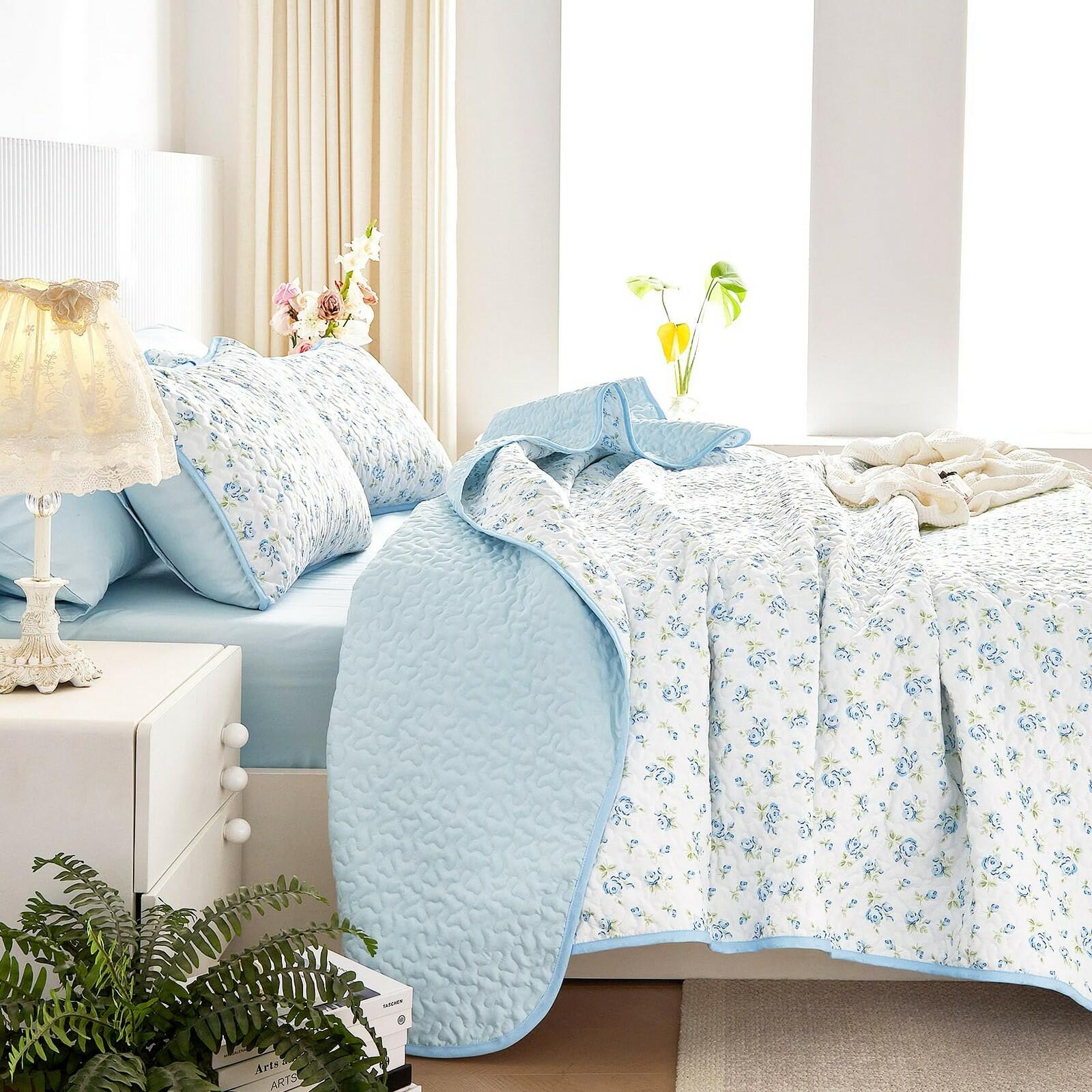 Wake In Cloud - Floral Quilt Set, Coquette Cottagecore Shabby Chic Flower