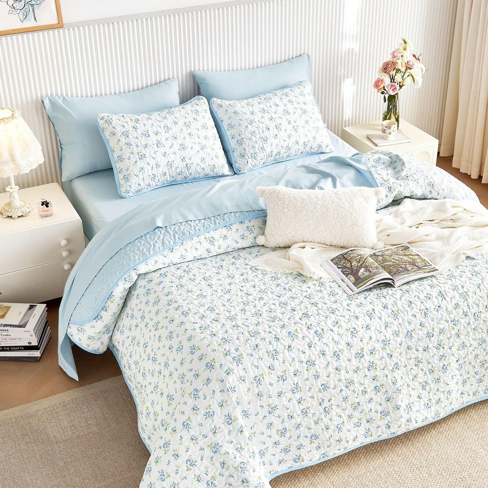 Wake In Cloud - Floral Quilt Set, Coquette Cottagecore Shabby Chic Flower