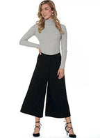 McCall's Patterns Misses' Flared Skirts, Shorts and Culottes 182 x 274 cm