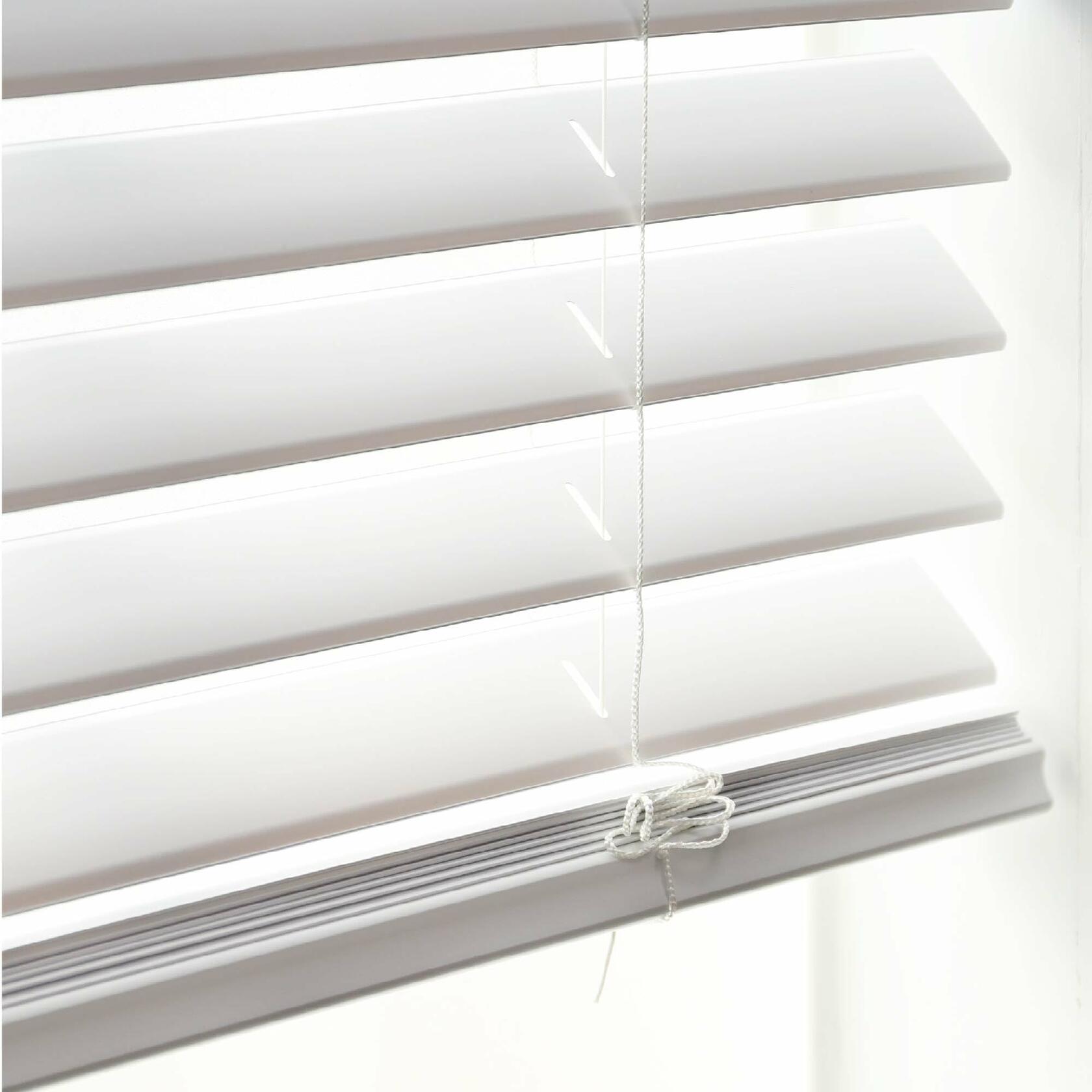 DEZ FURNISHINGS 2" Cordless Flat Slat Venetian Blind, 25.5" W x 48" H, White