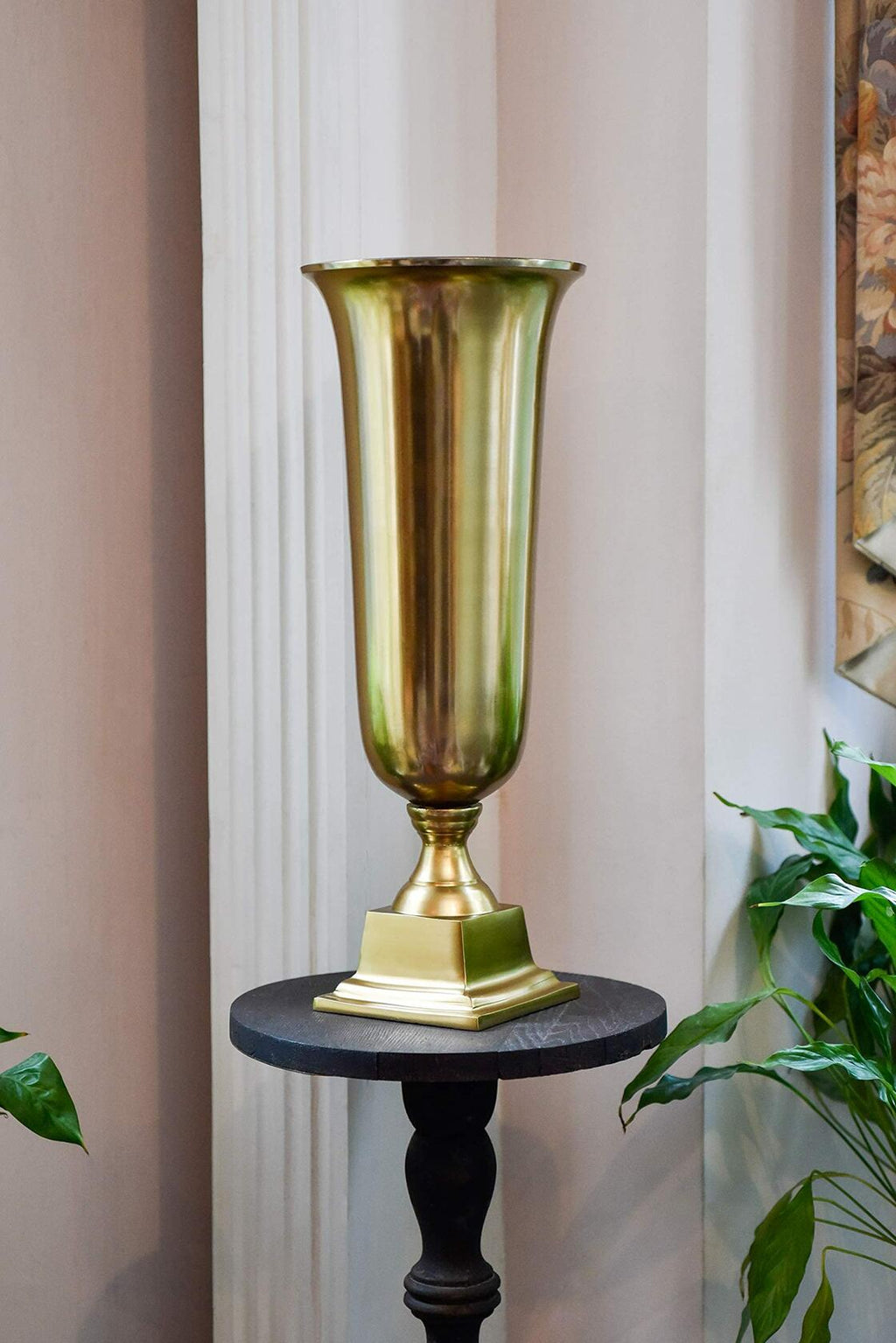 Serene Spaces Living 18-Inch Gold Pedestal Urn - Large- Pack of 1 Elegant
