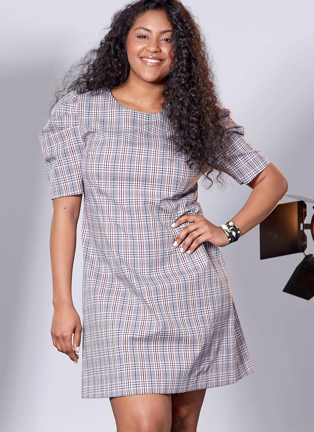 McCall's M7968B5 Women's Loose Fitting Knee-Length Dress Sewing Patterns, Sizes