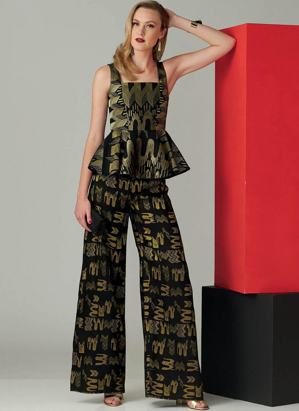 Vogue Patterns Misses' Sleeveless Peplum Top And Wide Leg Pants, 6-8-10-12-14,