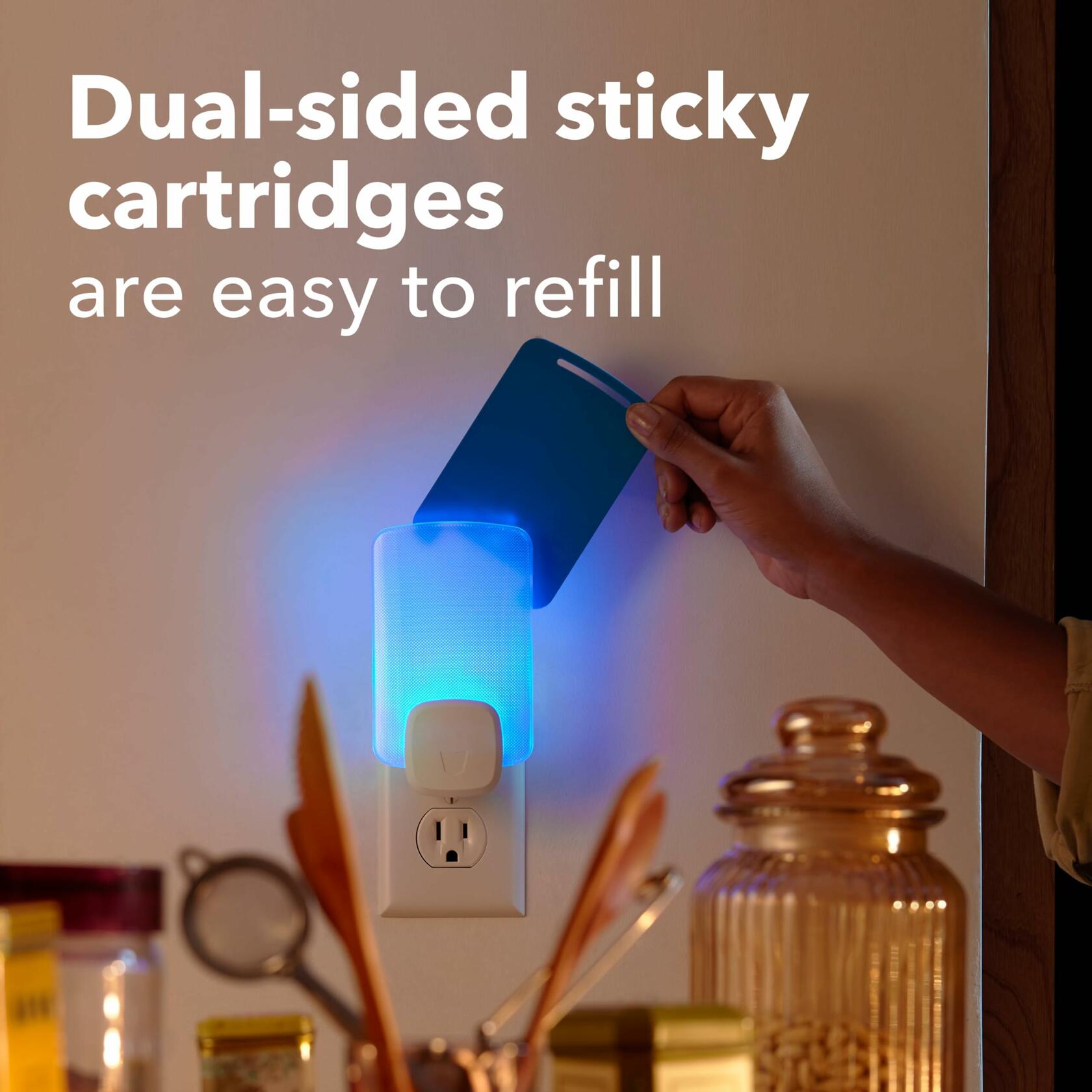 Raid Essentials Flying Insect Light Trap Starter Kit 1 Plug-In Device + 1