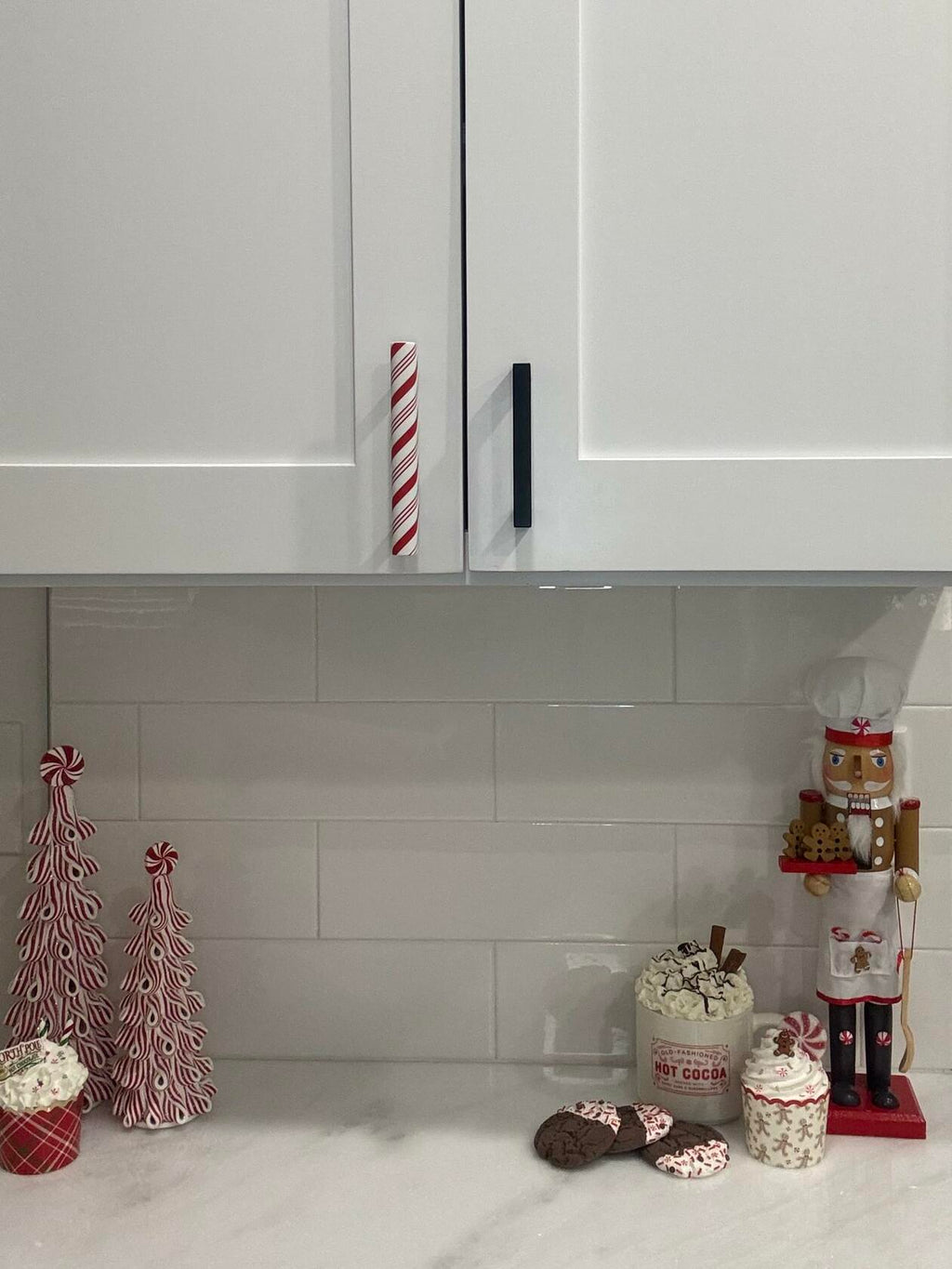 10pk Knobēz: Handlez Covers - Small Peppermint Stick Stretch Over Hardware