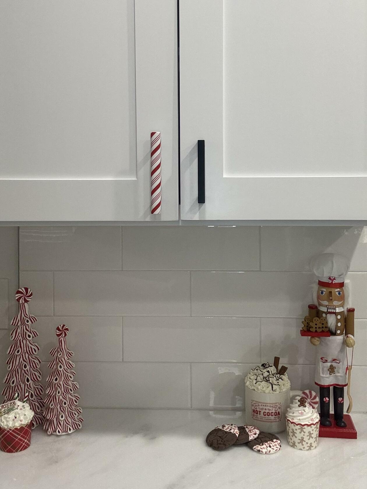10pk Knobēz: Handlez Covers - Small Peppermint Stick Stretch Over Hardware
