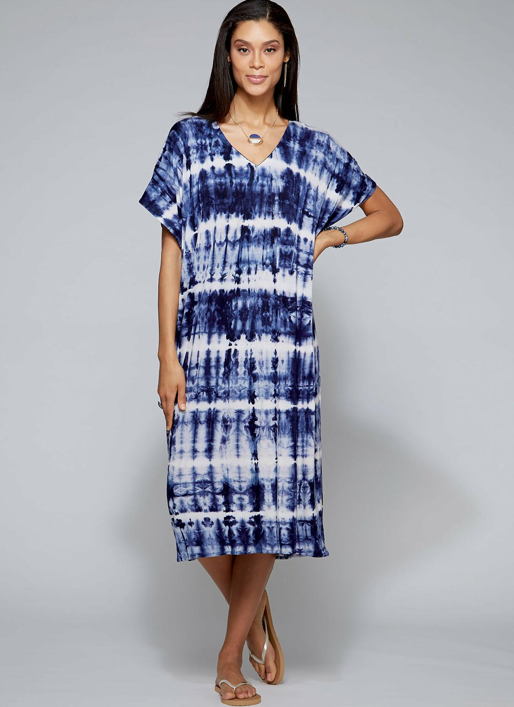 McCall Patterns Misses Loose-Fitting V-Neck Pullover Tunic and Dresses