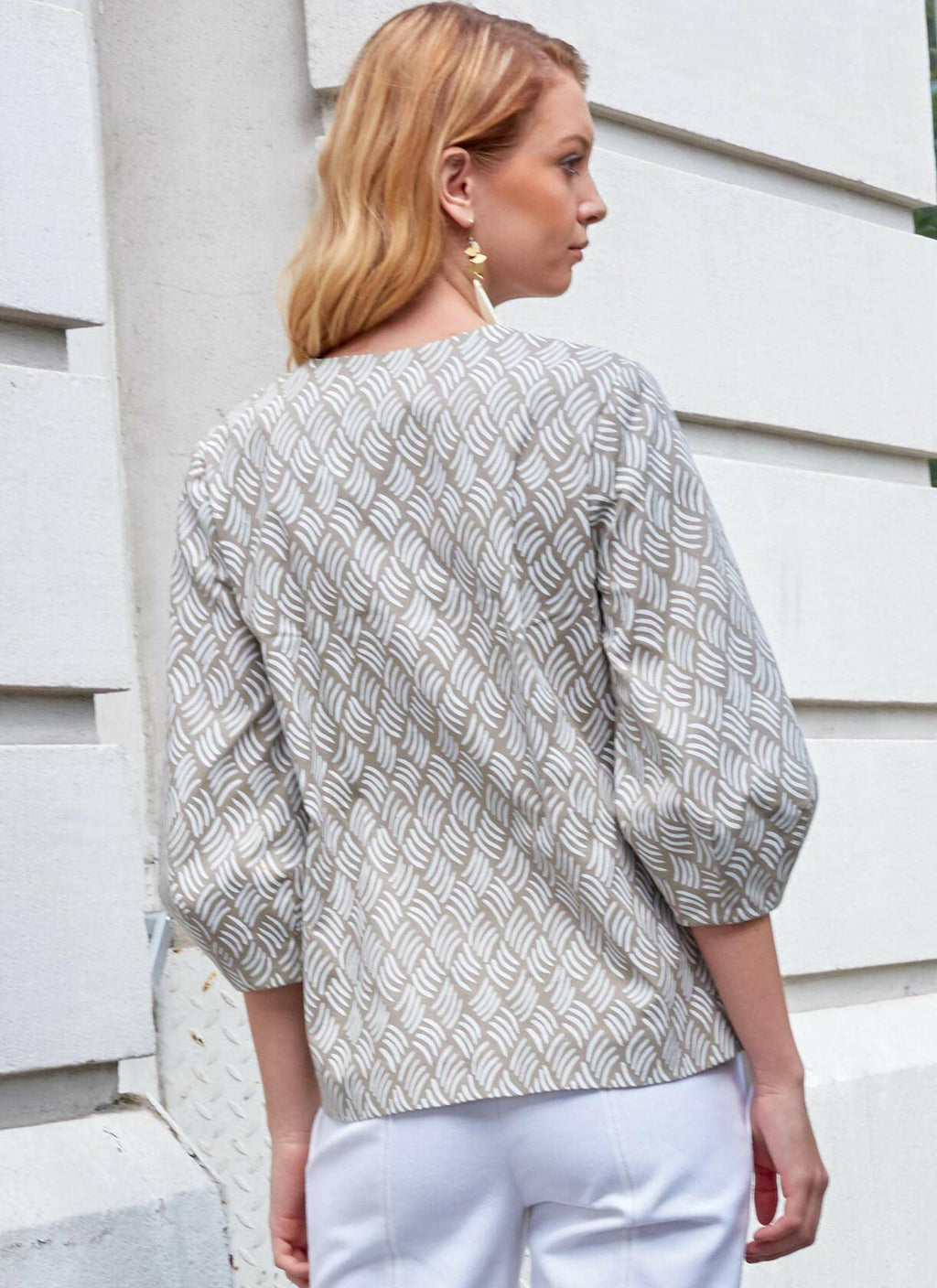 McCall's Pattern Misses' Tops, a5 (6-8-10-12-14), Various