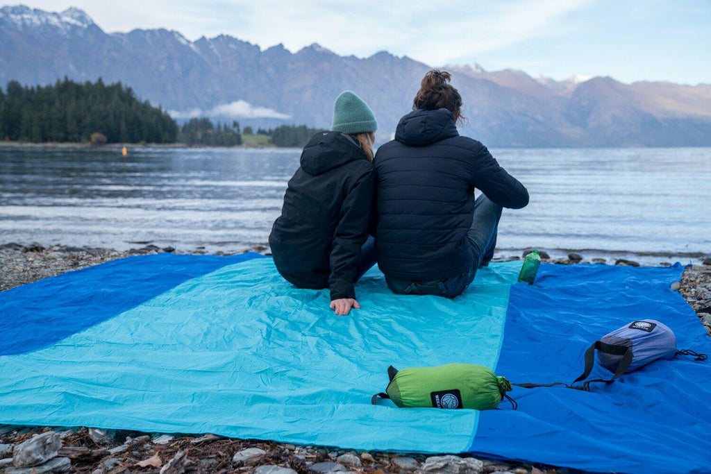 WEKAPO Beach Blanket Sandproof, Extra Large Beach Mat, Big & Compact Sand Free