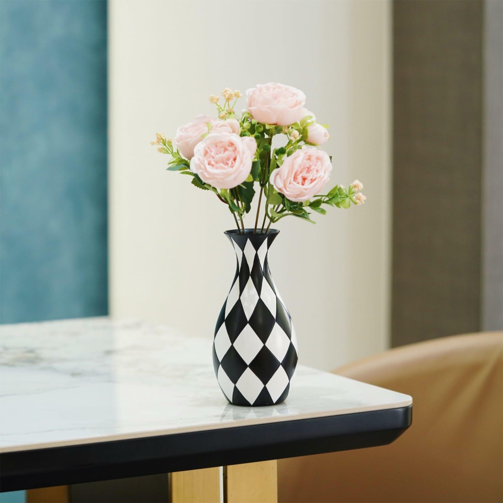 Modern Black and White Checkered Flower Vase - Stylish Decorative Vase | Table