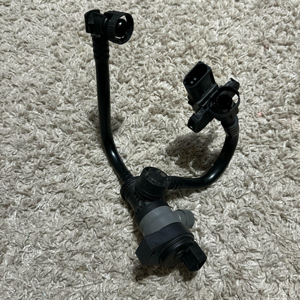 2015 - 2019 BMW X6 F16 VAPOR CANISTER PURGE CONTROL VALVE W/ PIPE OEM 196375
