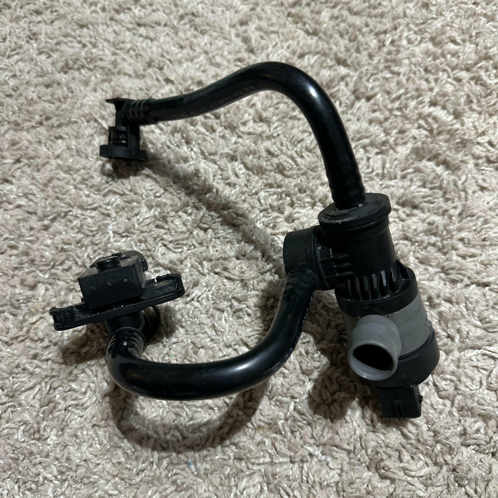 2015 - 2019 BMW X6 F16 VAPOR CANISTER PURGE CONTROL VALVE W/ PIPE OEM 196375