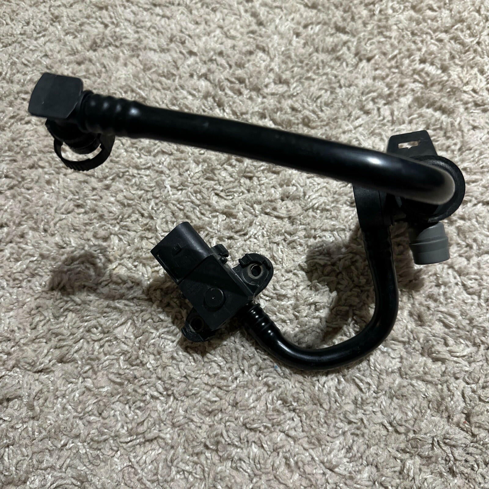 2015 - 2019 BMW X6 F16 VAPOR CANISTER PURGE CONTROL VALVE W/ PIPE OEM 196375