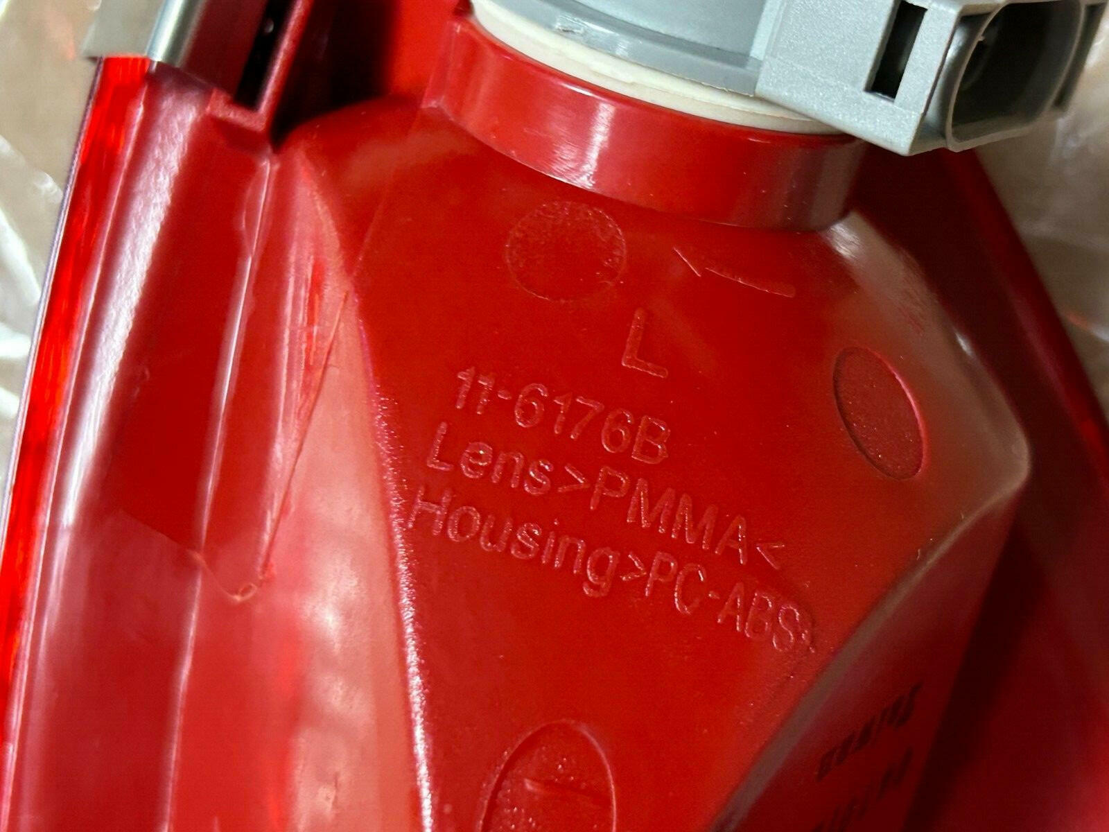 2006-2009 Chrysler PT Cruiser LH Left Rear Taillight 5116223AB