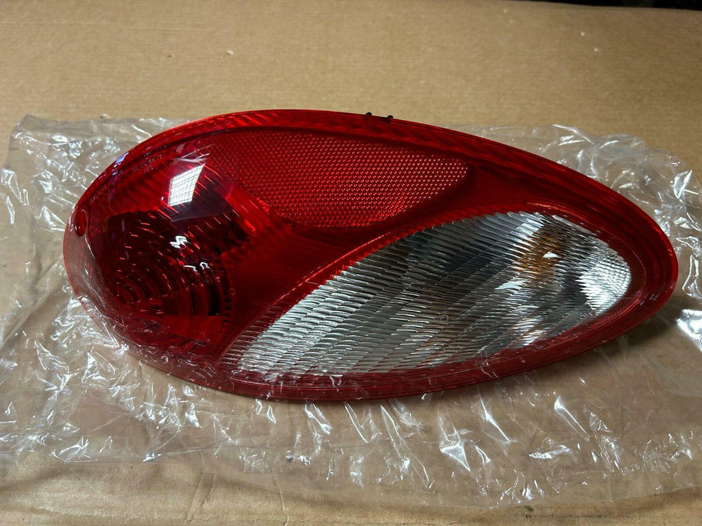 2006-2009 Chrysler PT Cruiser LH Left Rear Taillight 5116223AB