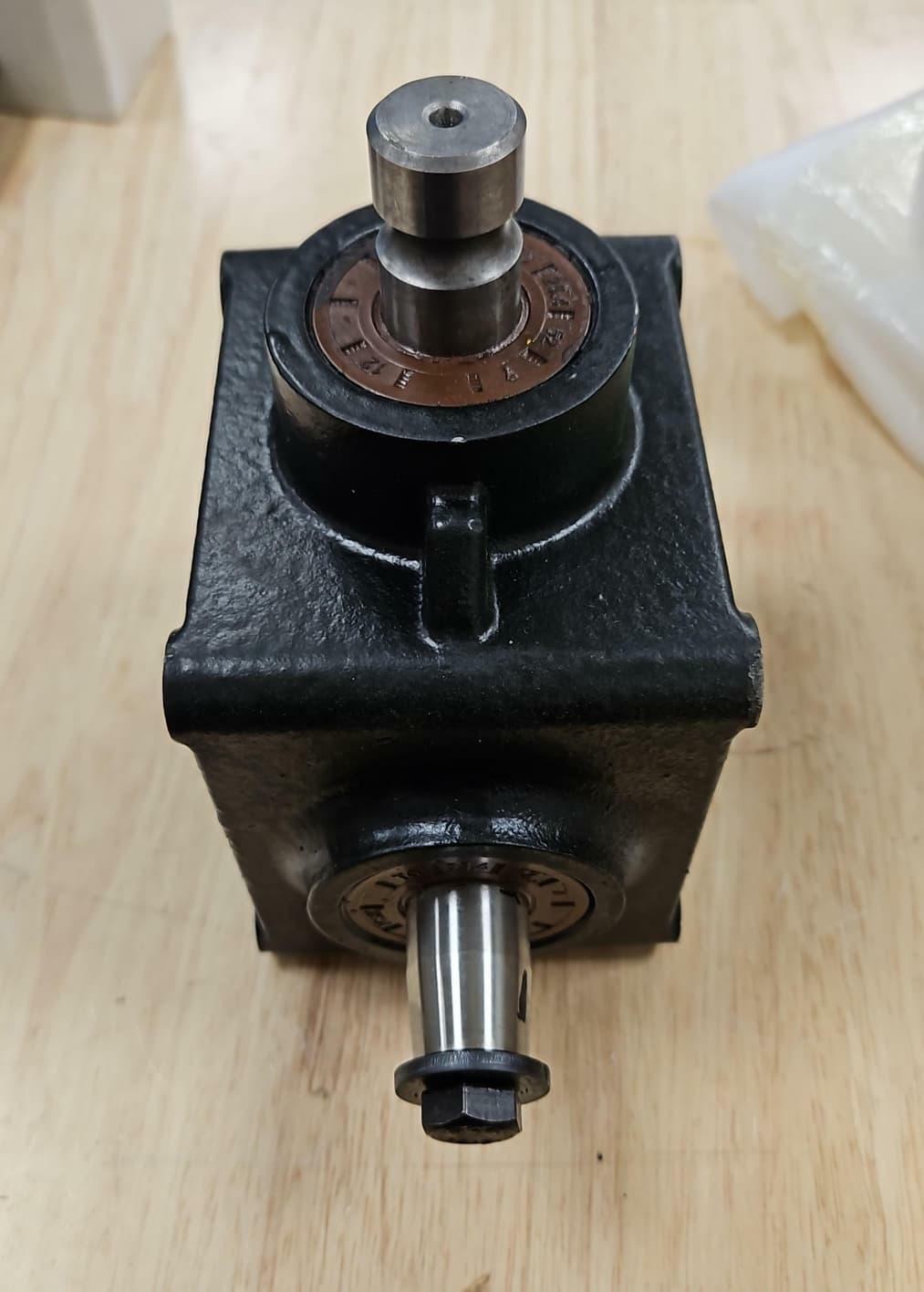 Heavy Duty Right Angle Gearbox 90-Degree PTO Drive Post Hole Digger Auger