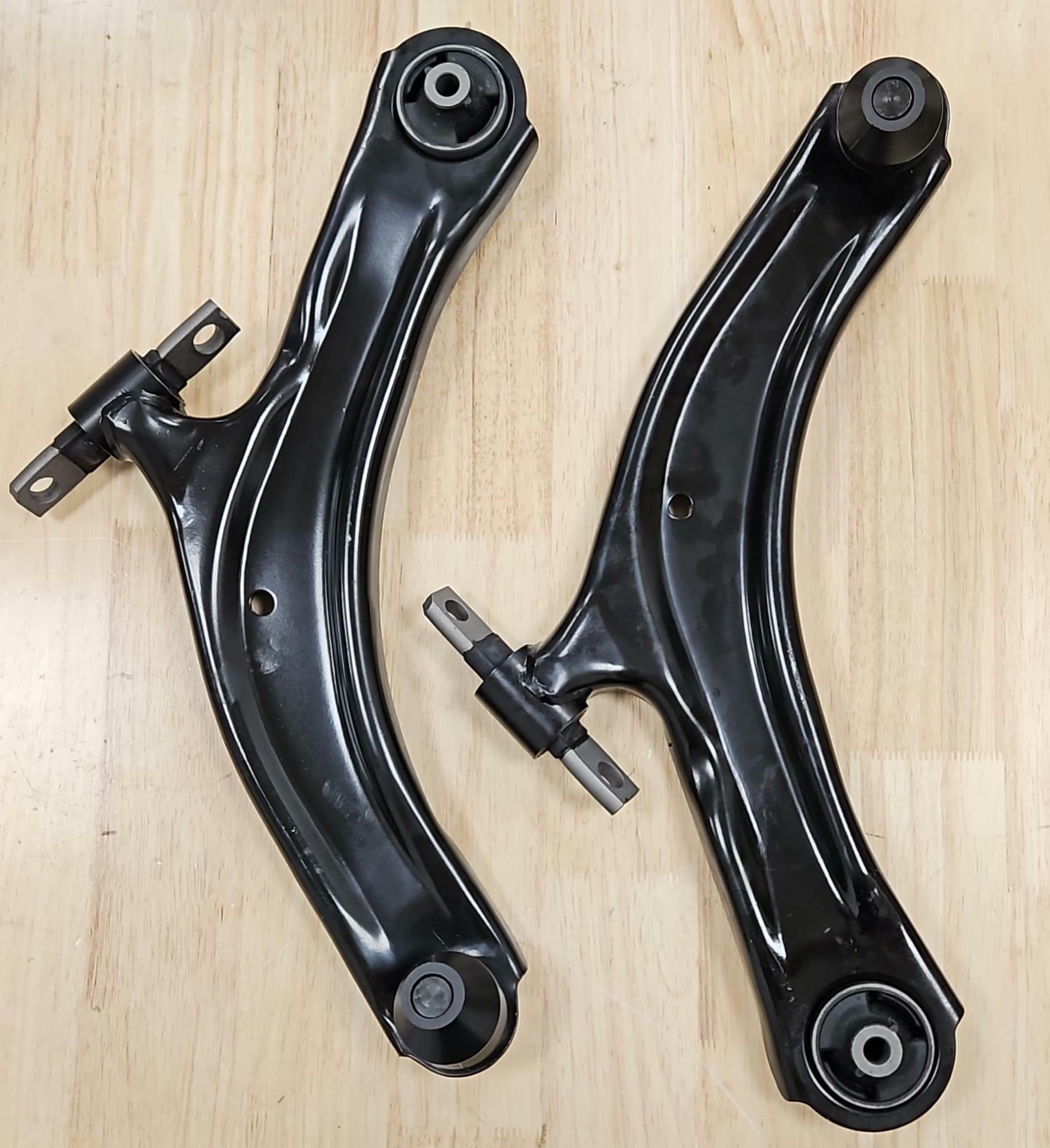 Set of Lower Control Arm
