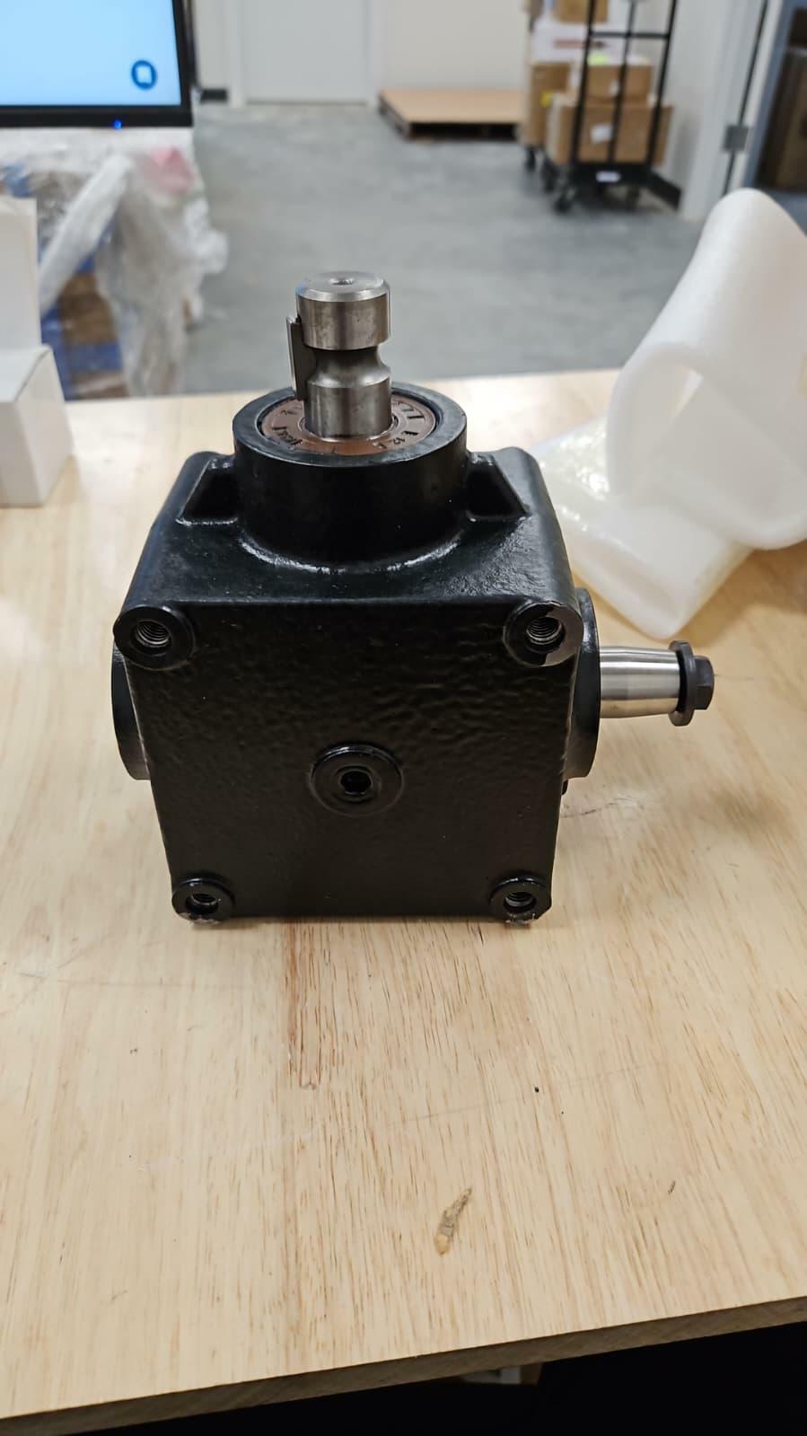 Heavy Duty Right Angle Gearbox 90-Degree PTO Drive Post Hole Digger Auger