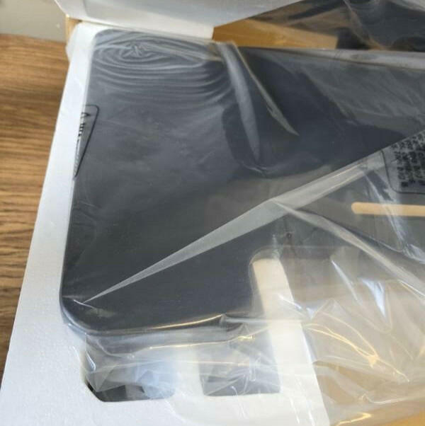 32” Wide Sit to Stand Up Desk Converter Tabletop Workstation  MET100-M REV