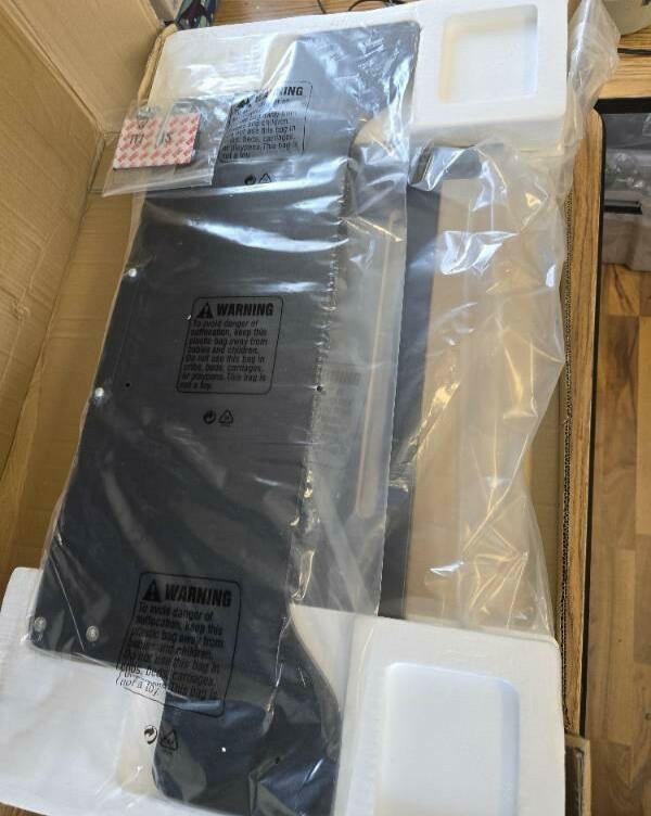 32” Wide Sit to Stand Up Desk Converter Tabletop Workstation  MET100-M REV