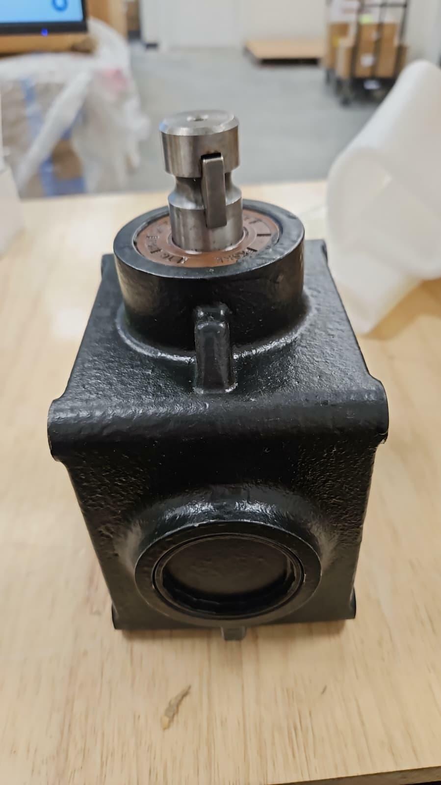 Heavy Duty Right Angle Gearbox 90-Degree PTO Drive Post Hole Digger Auger