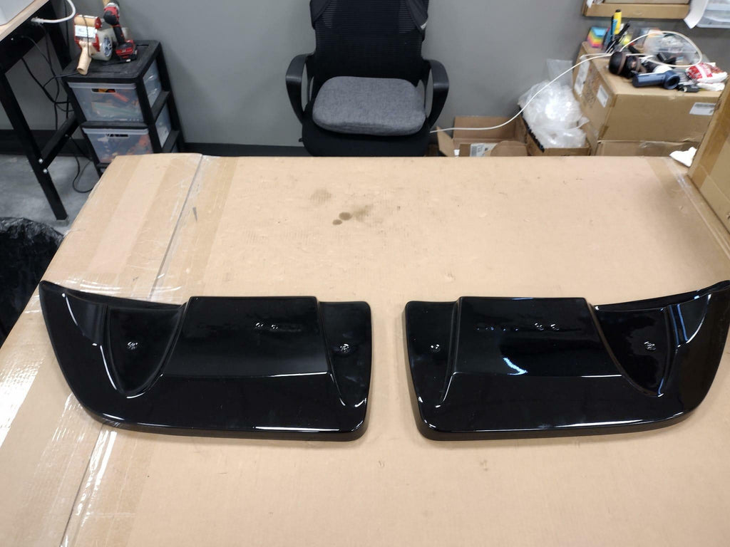 Corvette C6 2005-2013 Gloss Black Rear Bumper Side Corner Aprons Trim