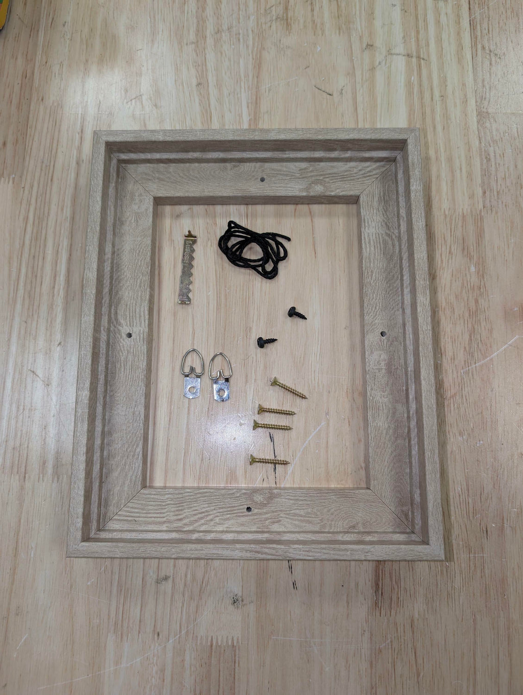Pixy Canvas Size 7x9in Floater Frame 3/4in Deep Canvas Nordic White Oak Portrait
