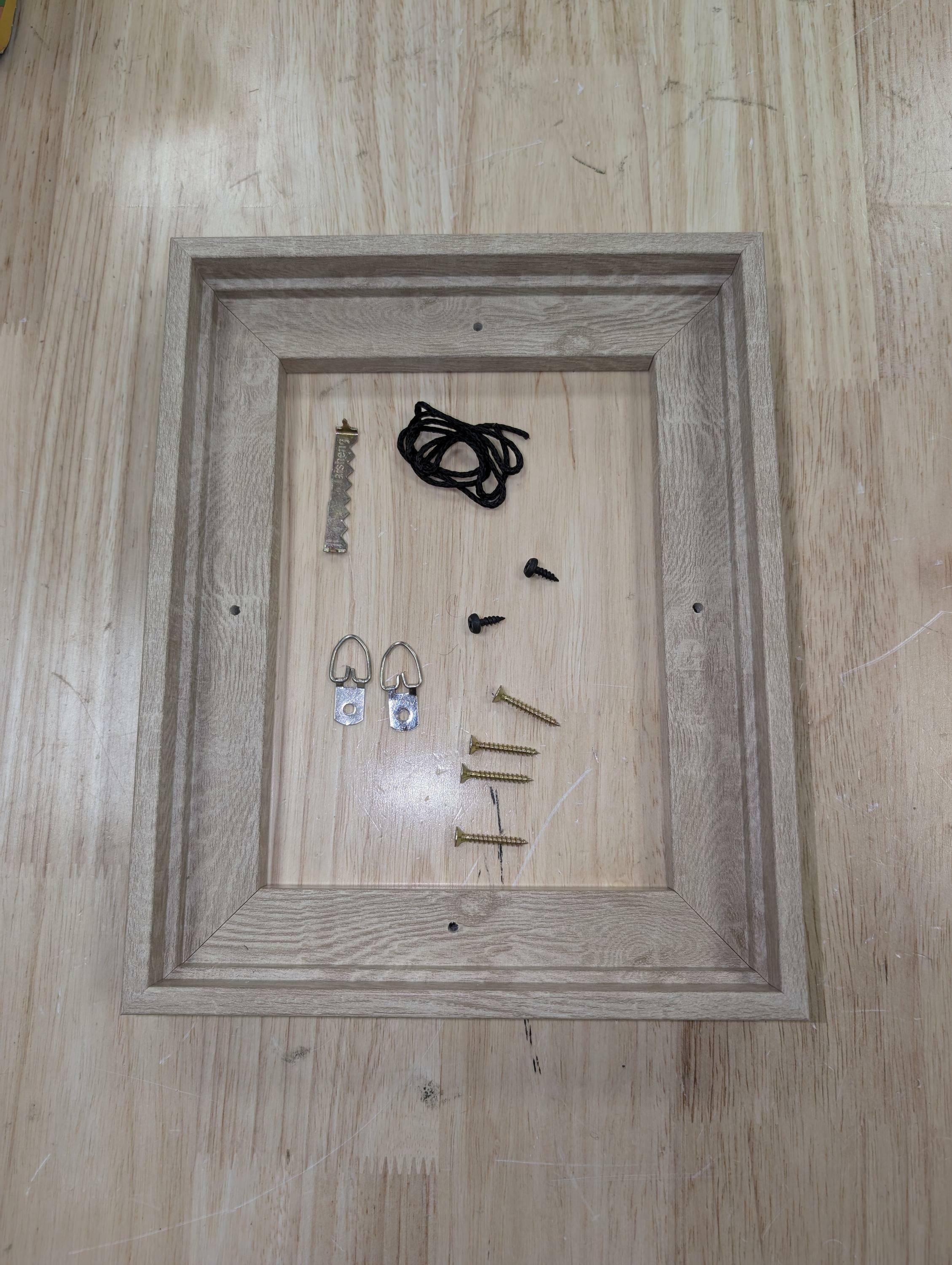 Pixy Canvas Size 7x9in Floater Frame 3/4in Deep Canvas Nordic White Oak Portrait