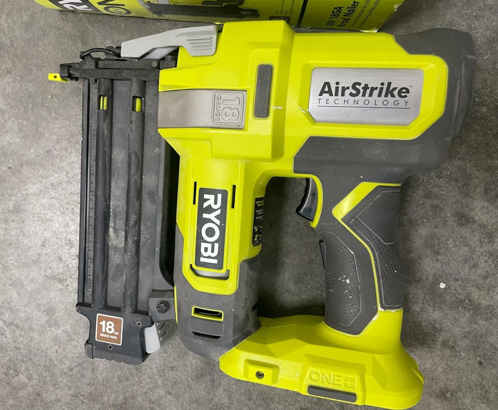 Ryobi 18V ONE+ 18-Gauge Cordless Airstrike Brad Nailer (Tool Only) P321